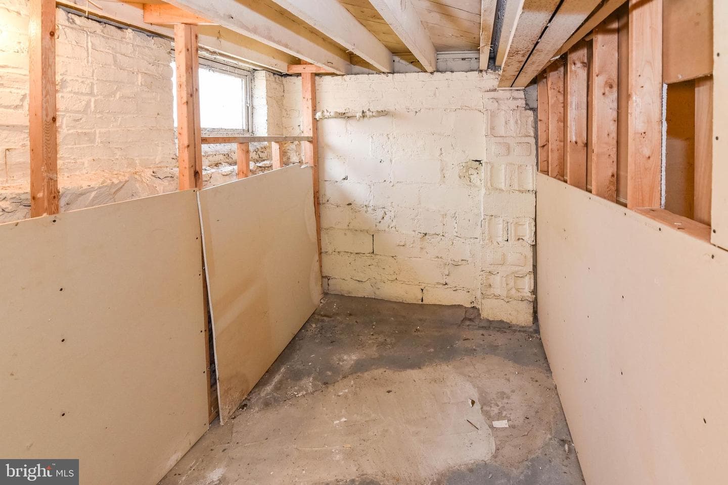 2431 E Oliver Street photo 64