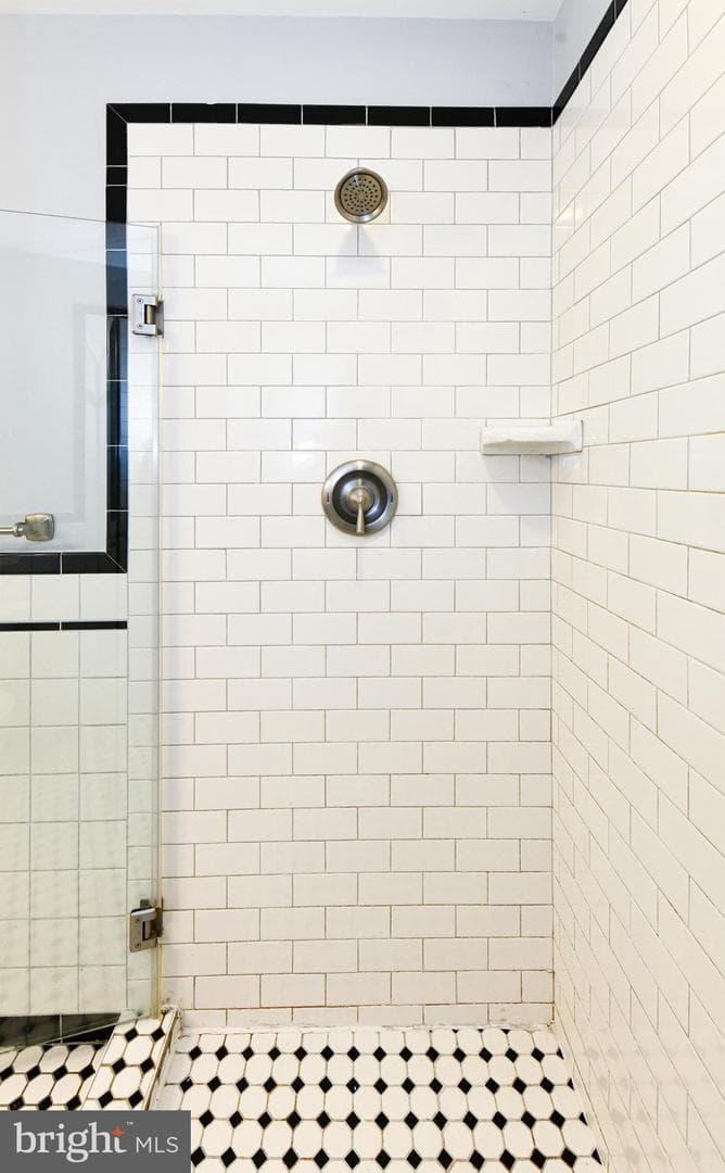 1436 N Bond Street photo 28