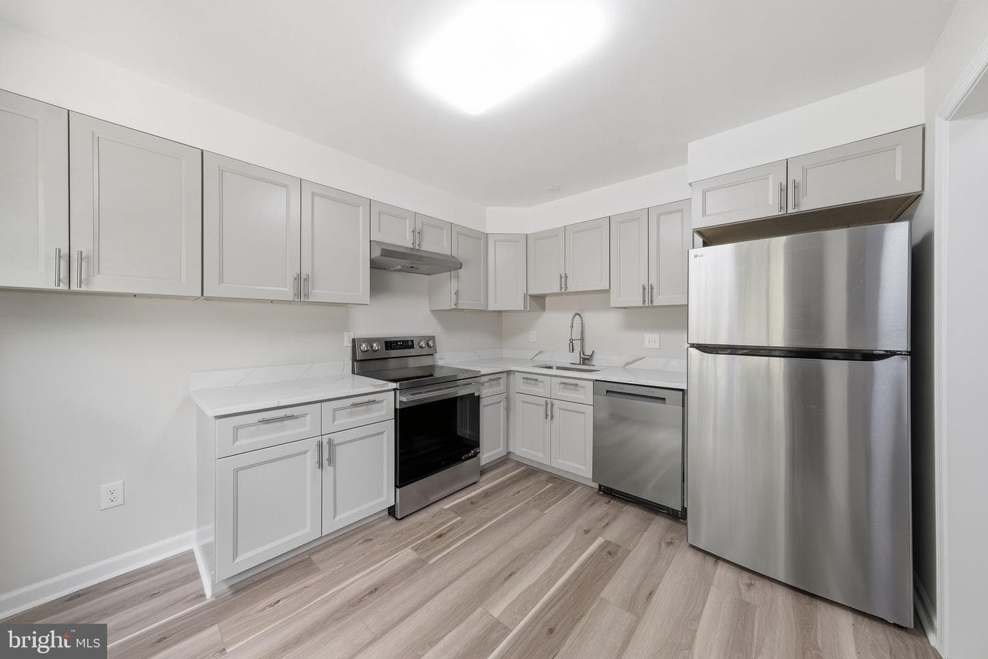 207 Roundhouse Court photo 4