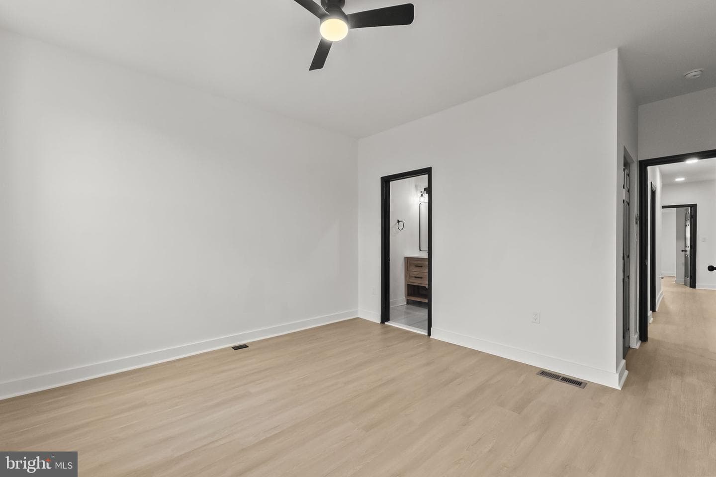 2117 Clifton Avenue photo 12