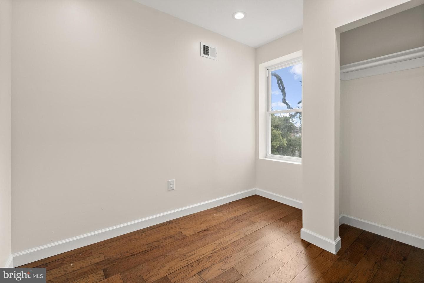2815 W Cold Spring Lane W photo 23