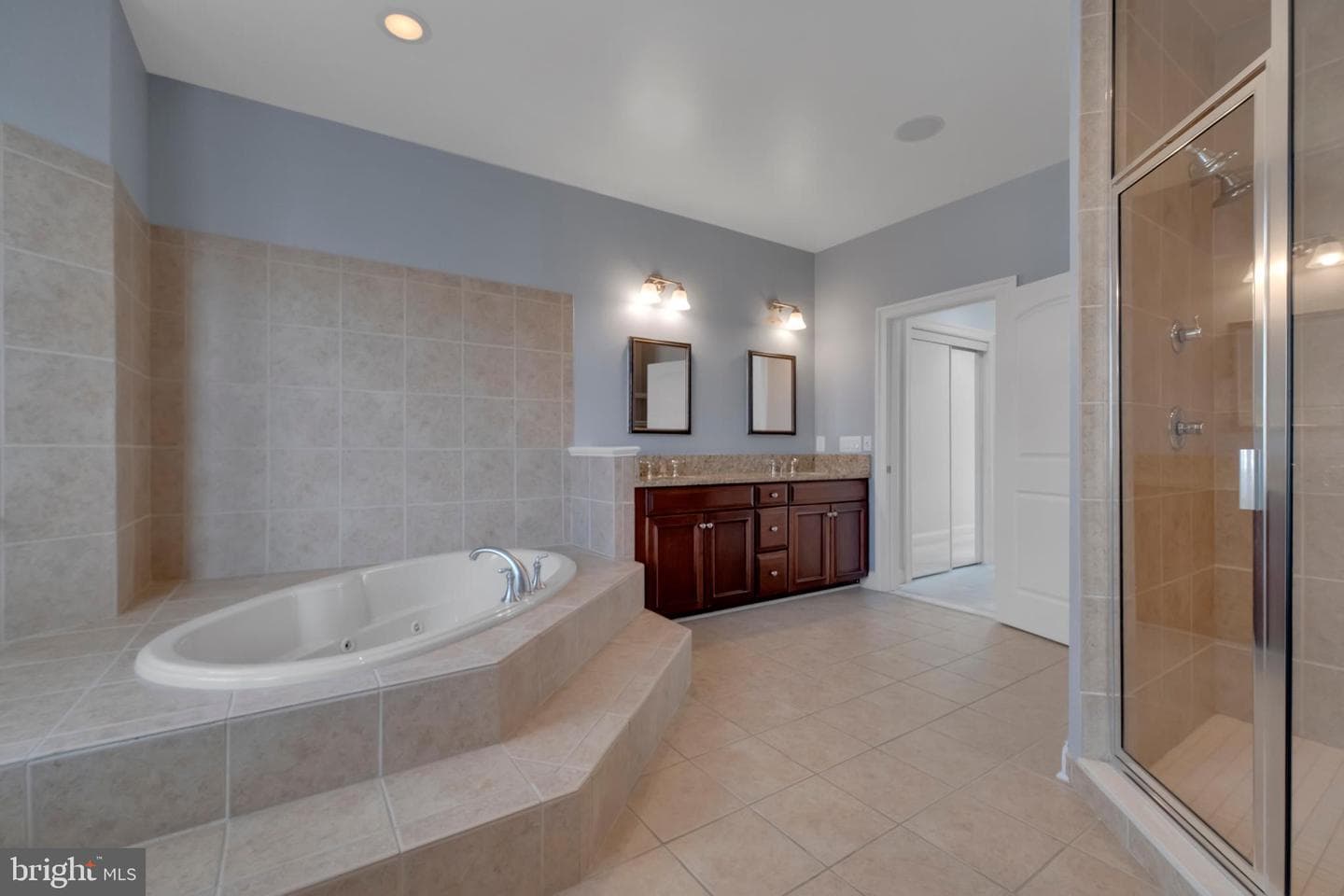 915 Valencia Court #117 photo 21