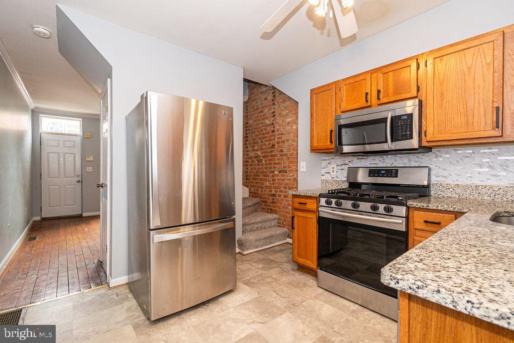 601 Harvey Street photo 5