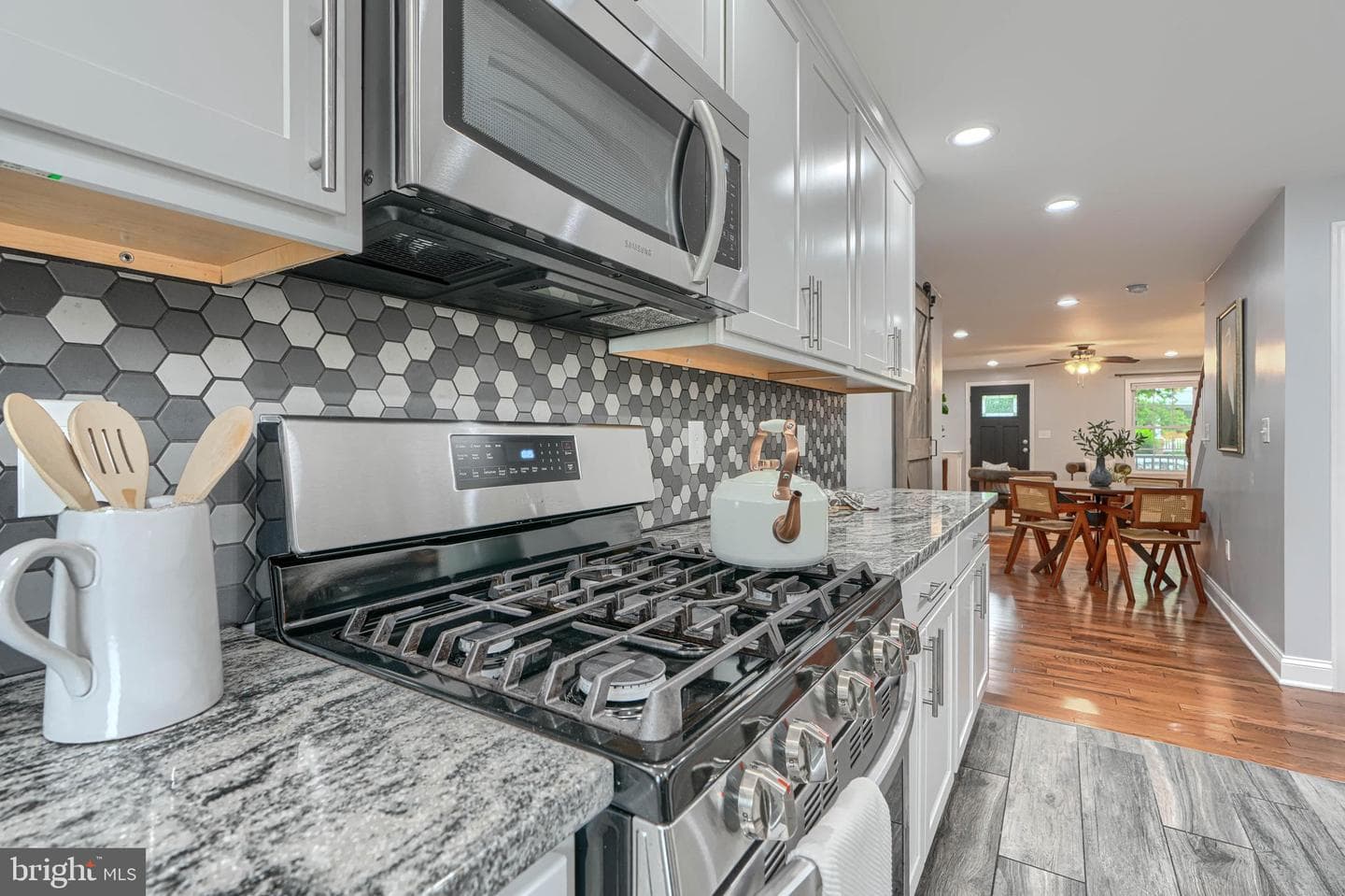 3540 Roland Avenue photo 15