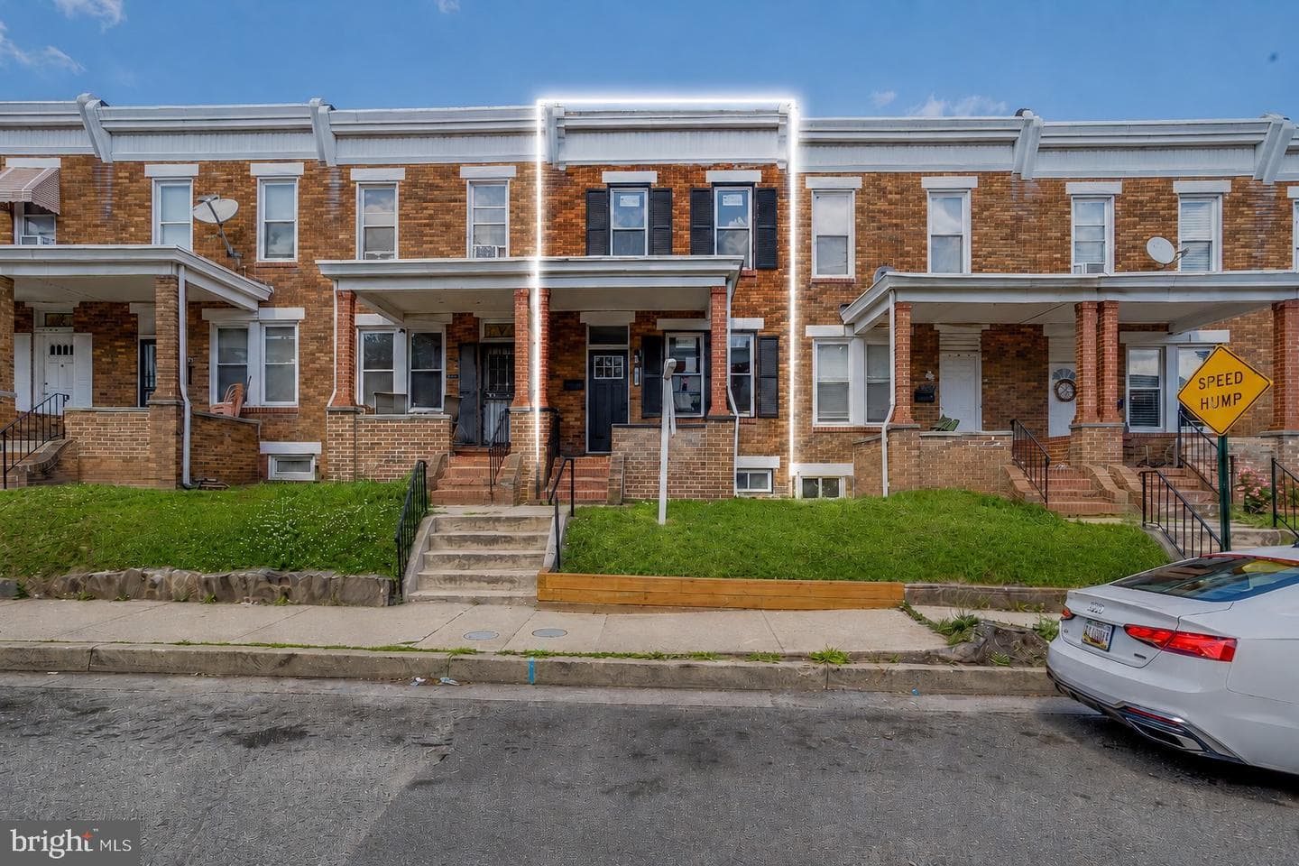 2842 Mayfield Avenue photo 1