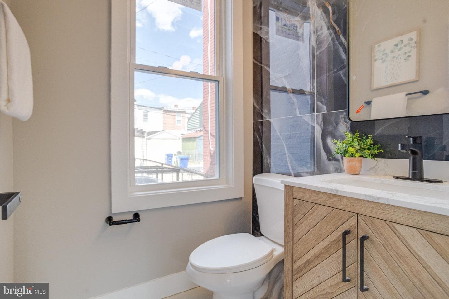 2842 Mayfield Avenue photo 19