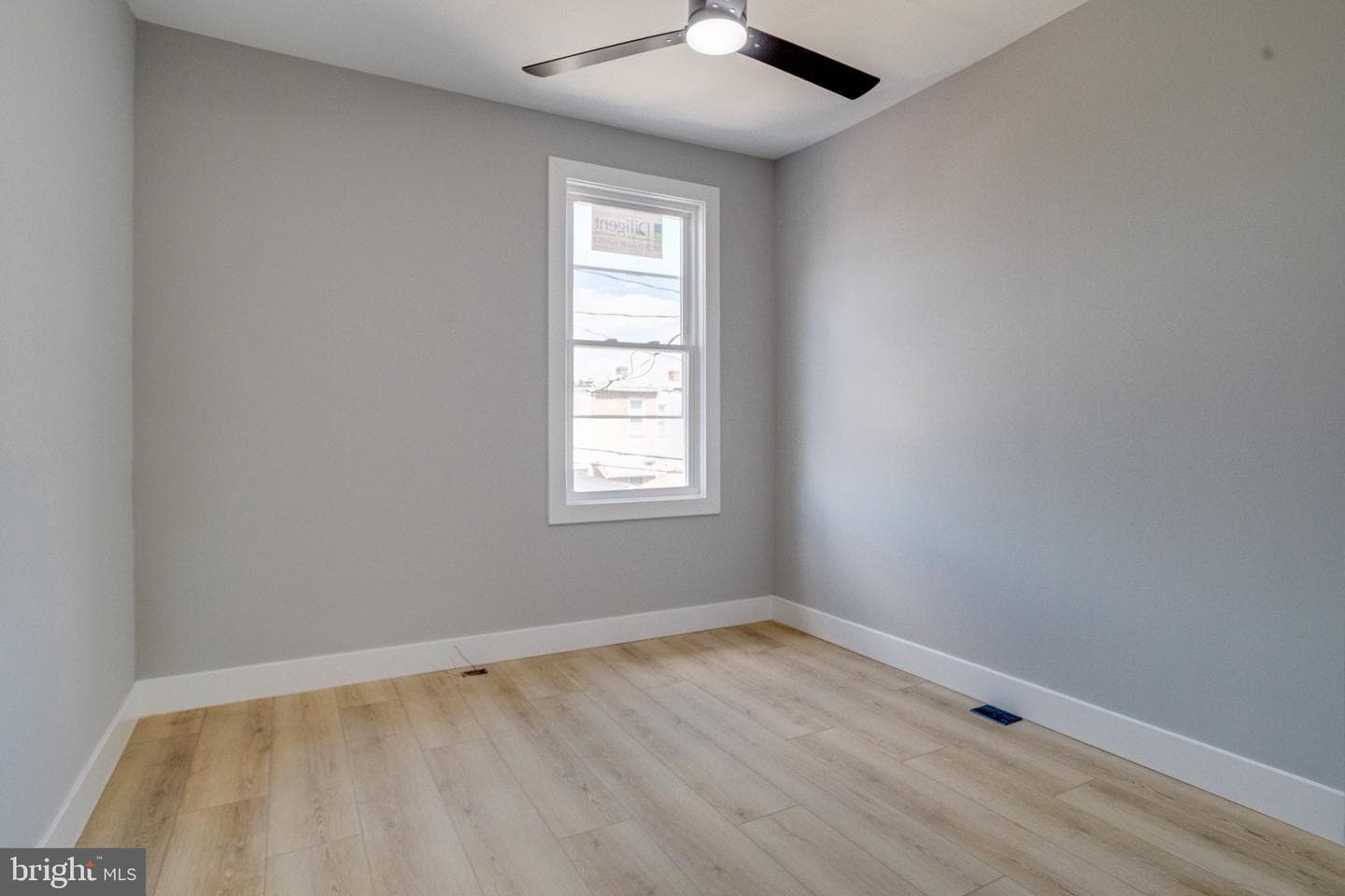2842 Mayfield Avenue photo 29