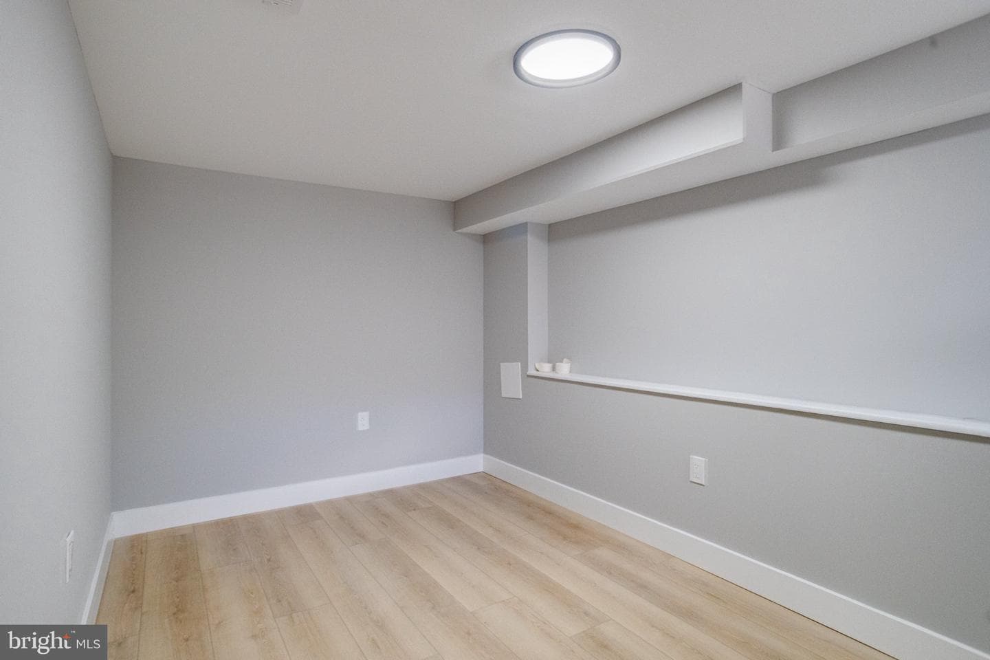 2842 Mayfield Avenue photo 40