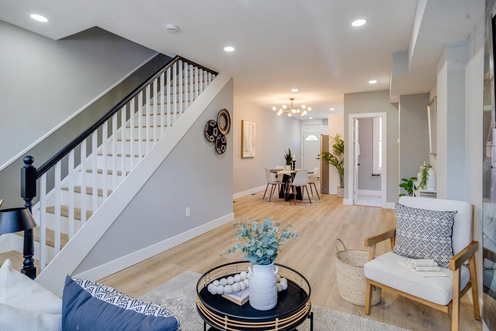 2842 Mayfield Avenue photo 8