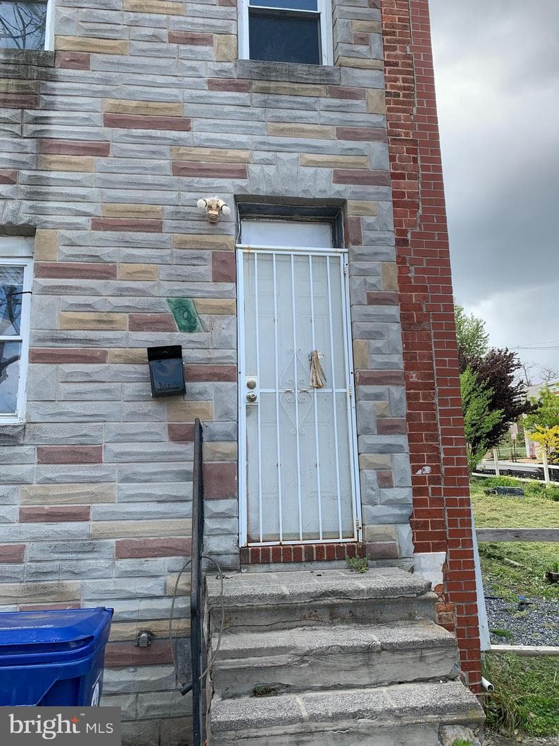 402 S Calhoun Street photo 2