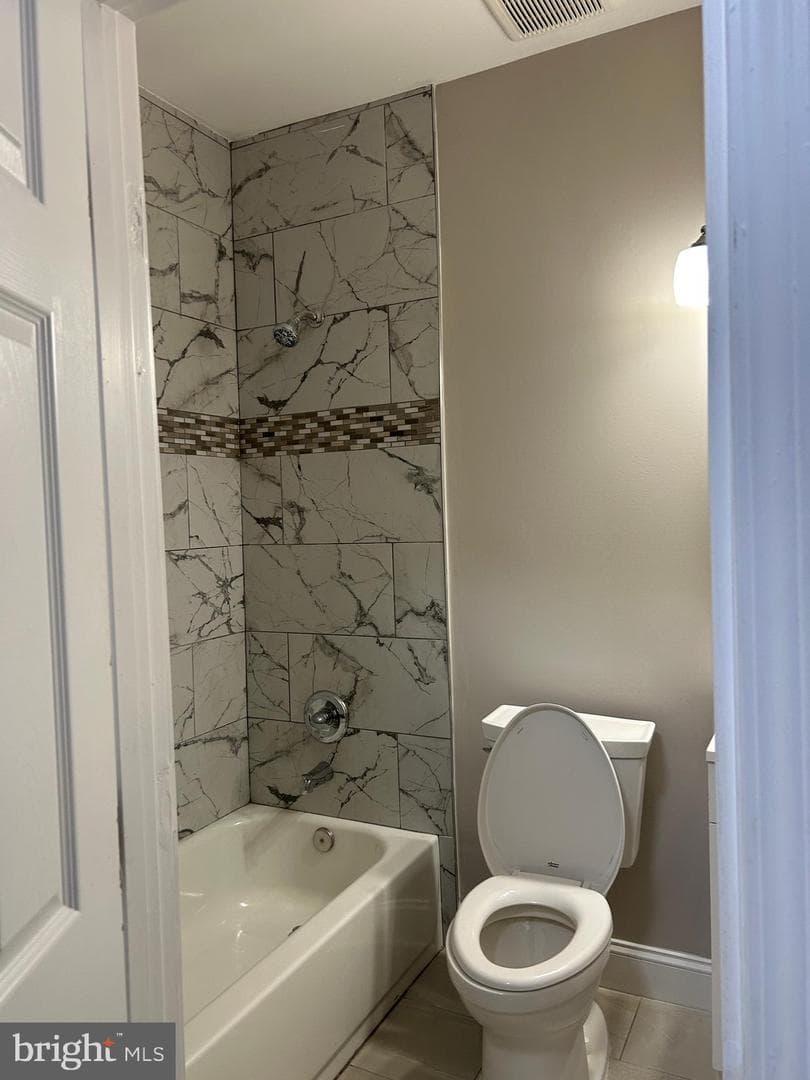 2033 N Fulton photo 25