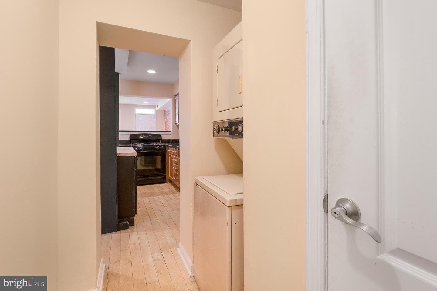 1123 W Lombard Street photo 22