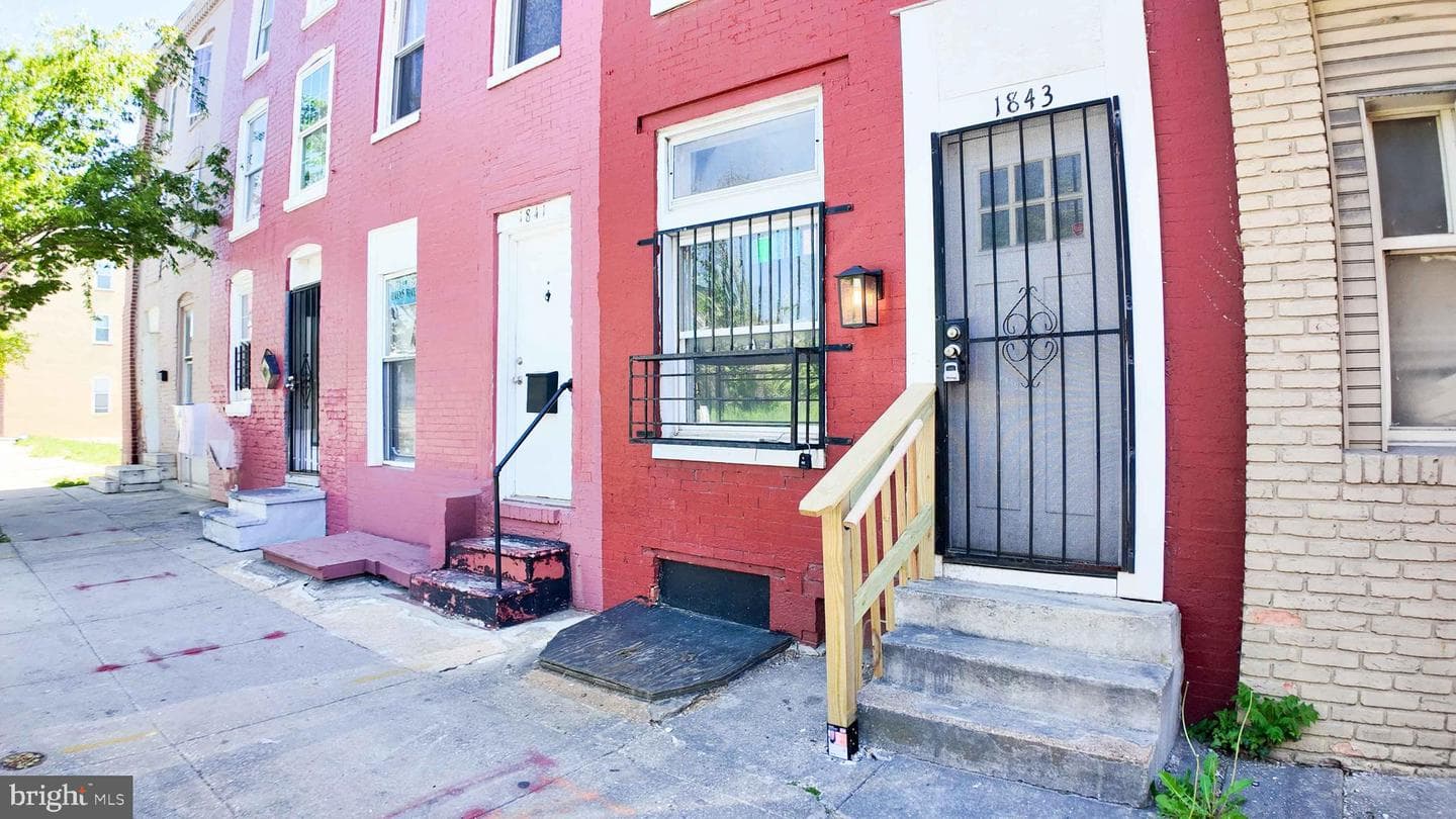 1843 W Pratt Street photo 2