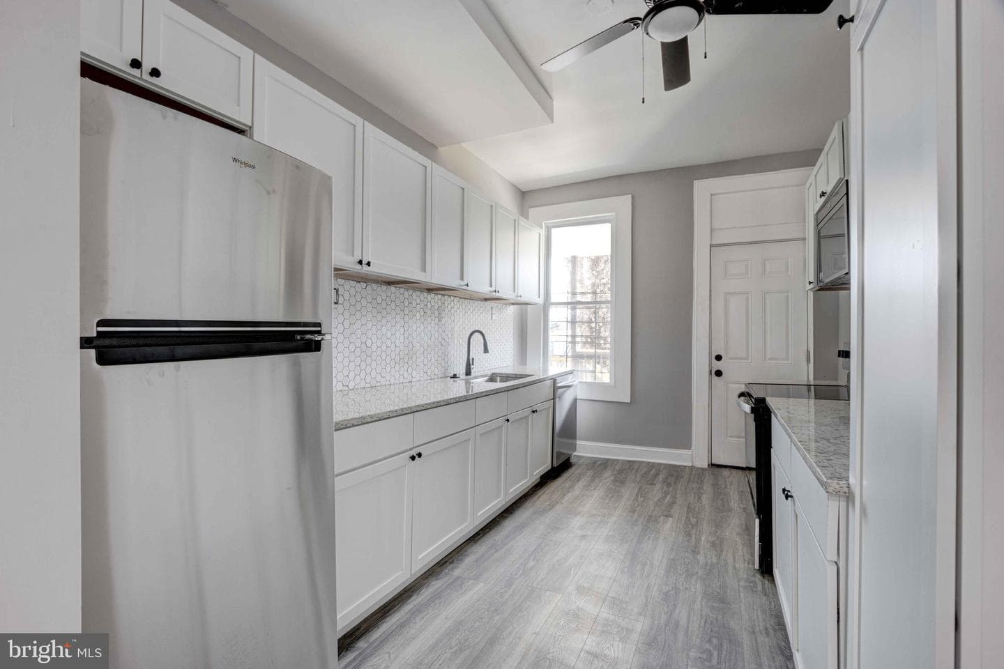 739 Dolphin St photo 13
