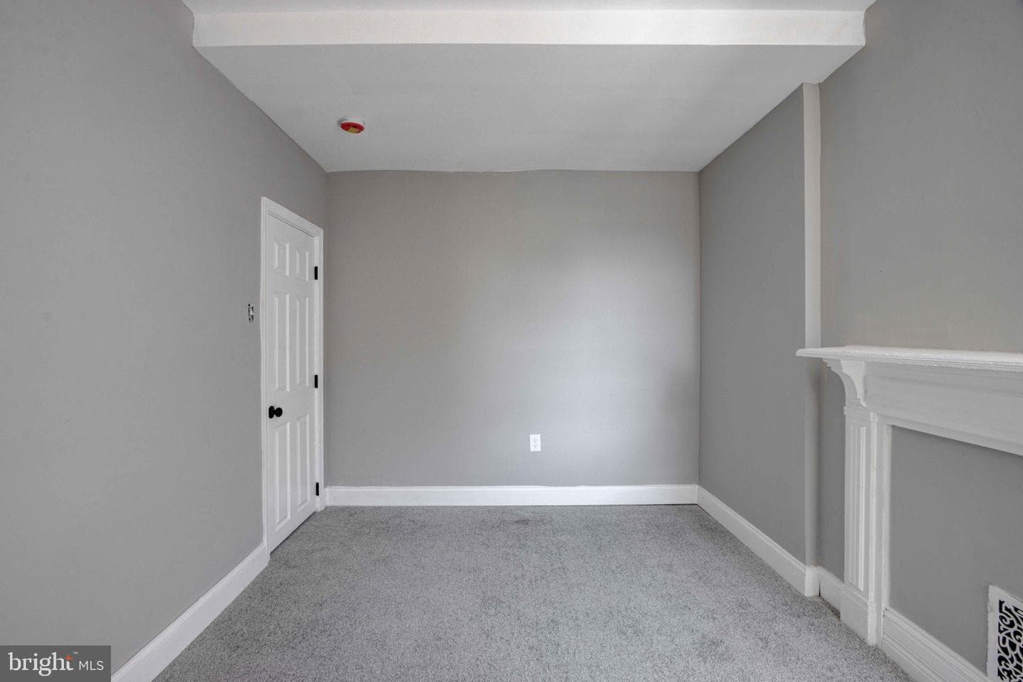 739 Dolphin St photo 18