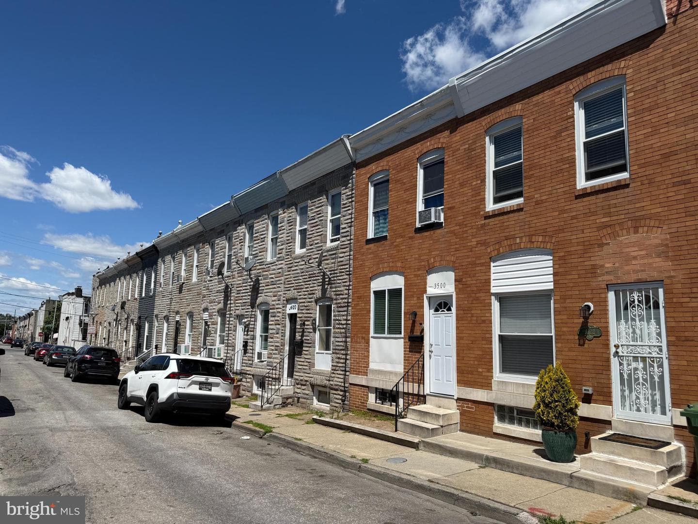3504 Noble St photo 2