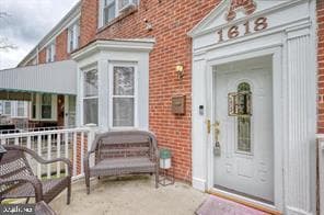 1618 Roundhill Road photo 3