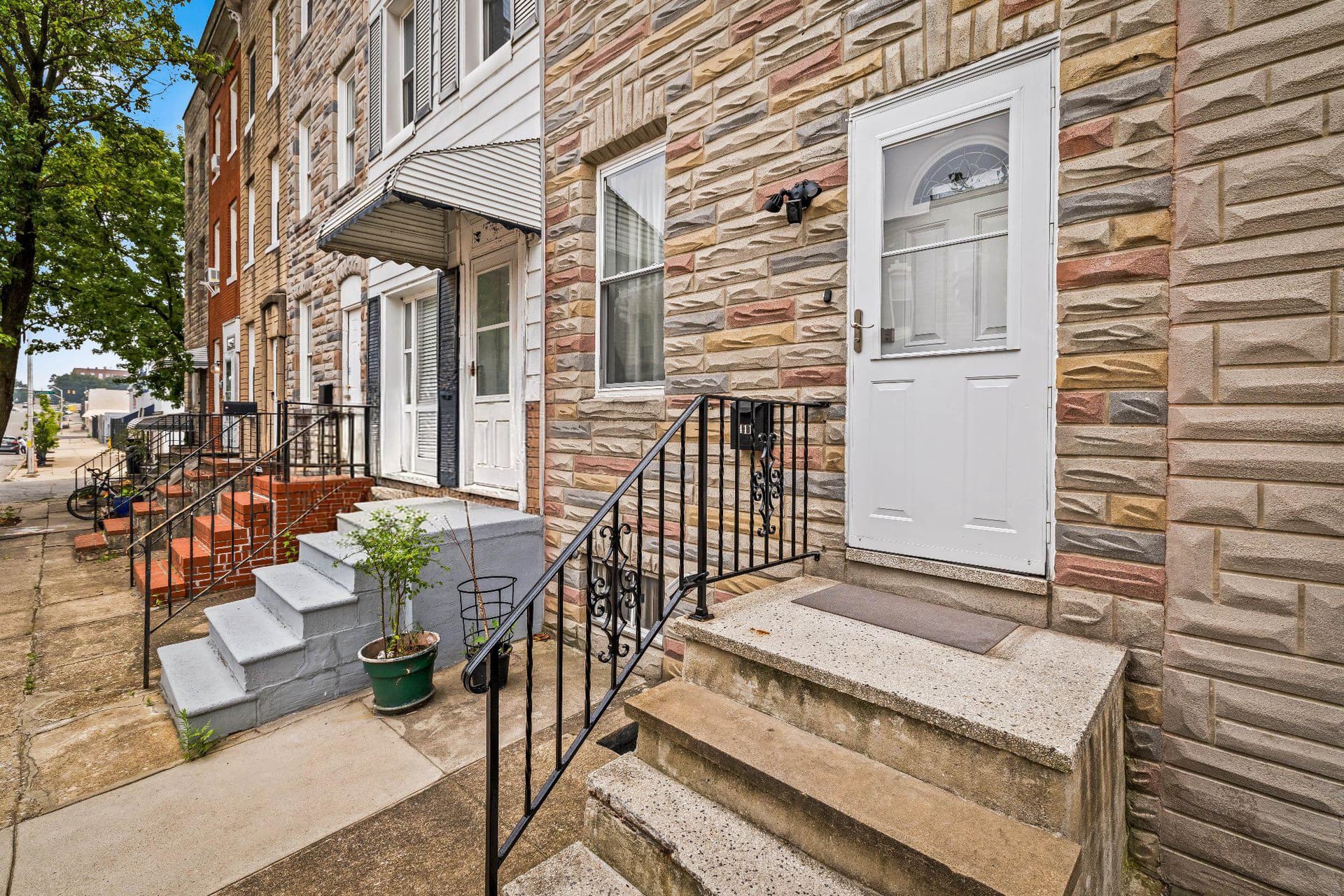 411 W 23rd Street photo 2