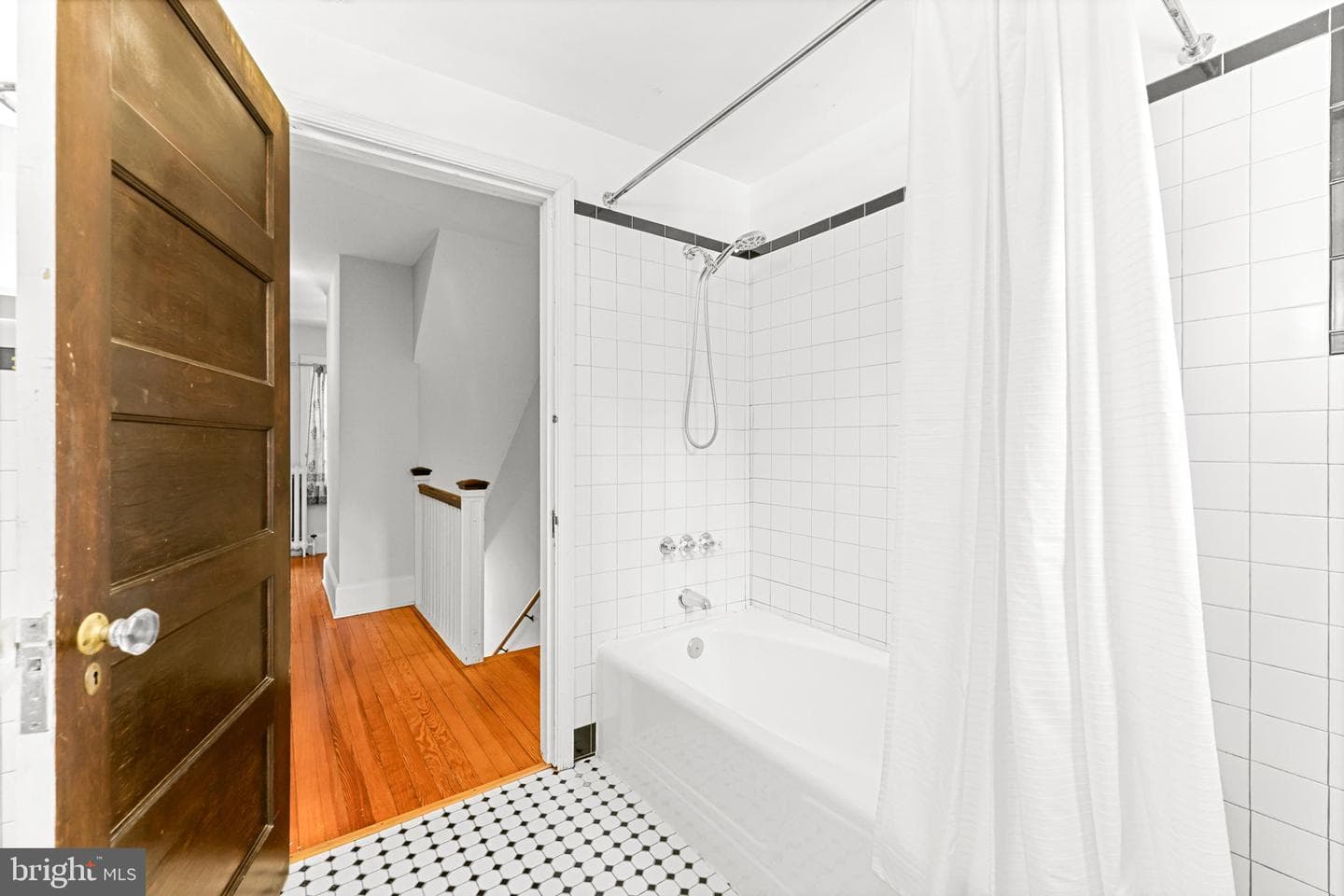 407 Bretton Place photo 28