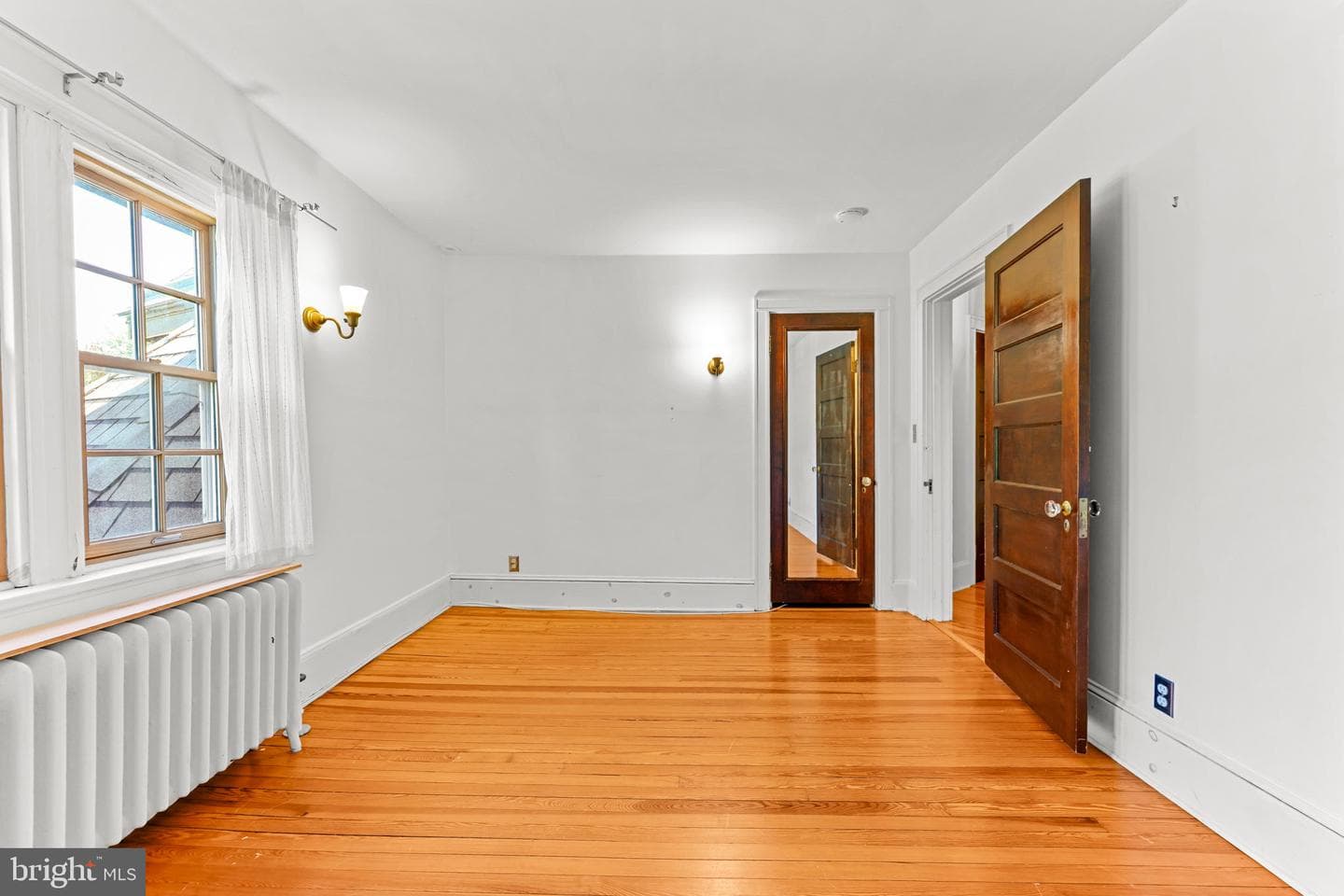407 Bretton Place photo 33