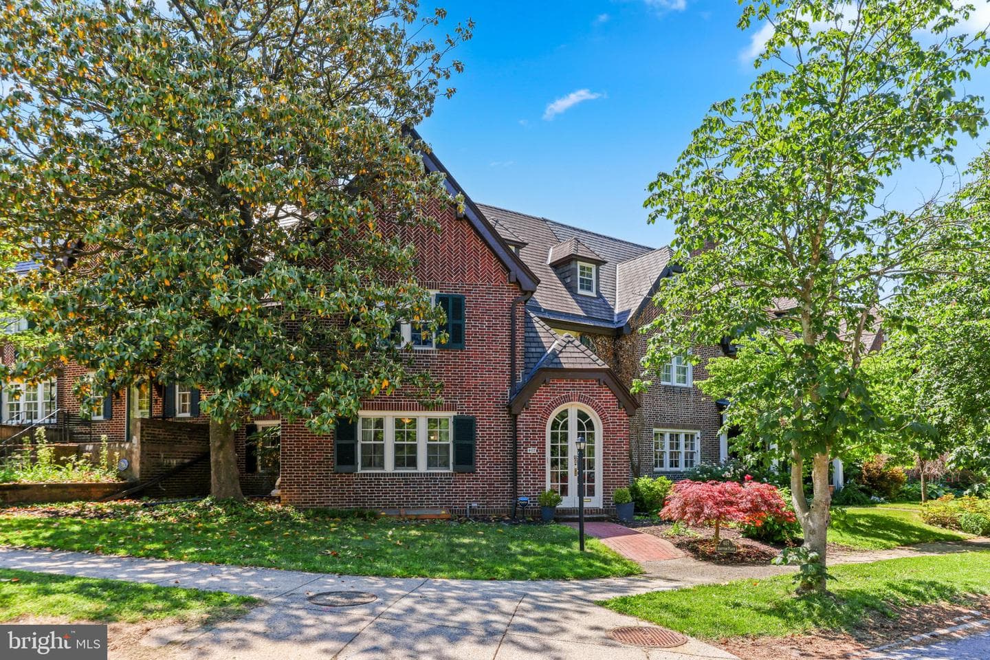 407 Bretton Place photo 9
