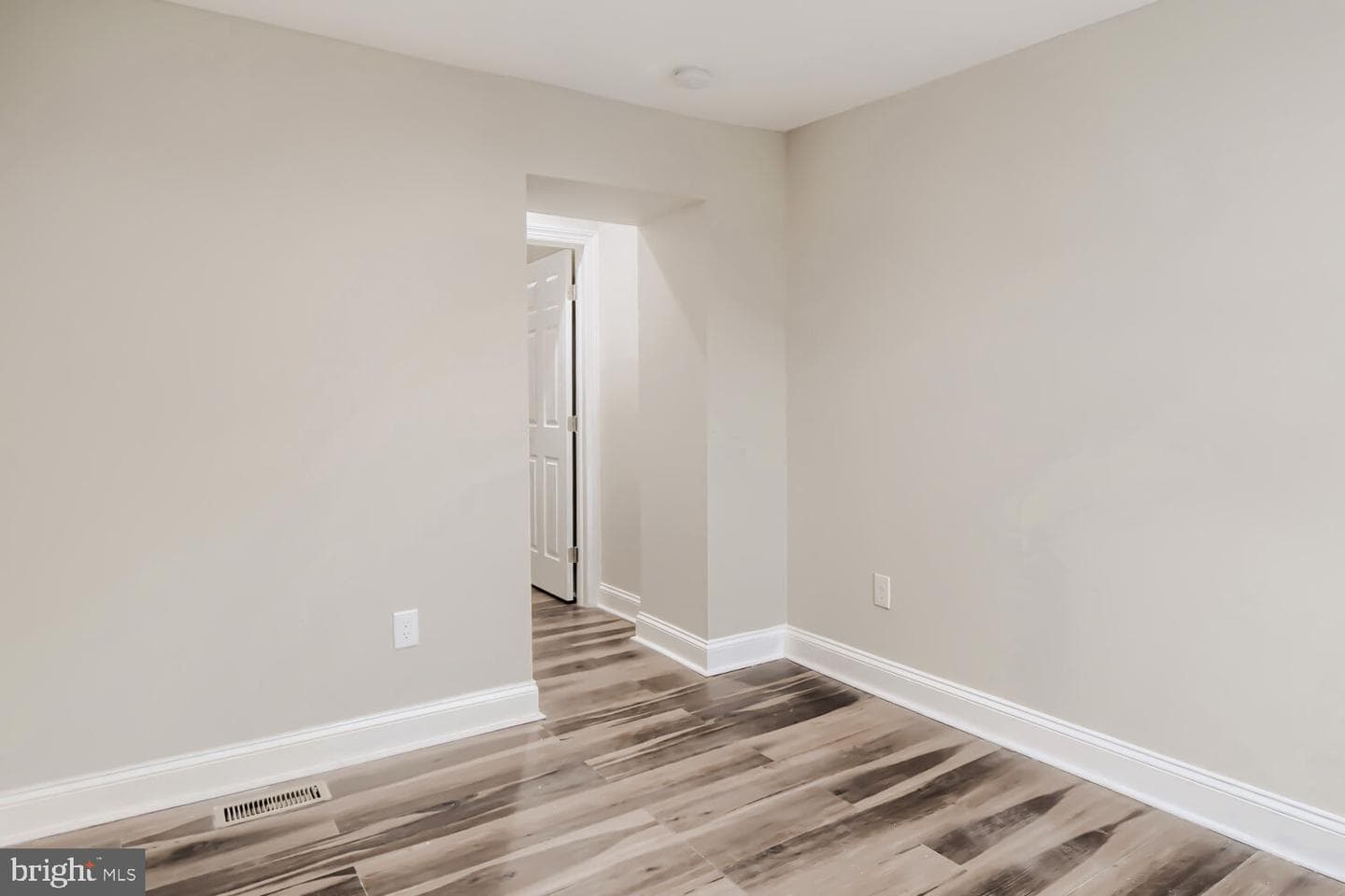 2911 Frederick Ave photo 14