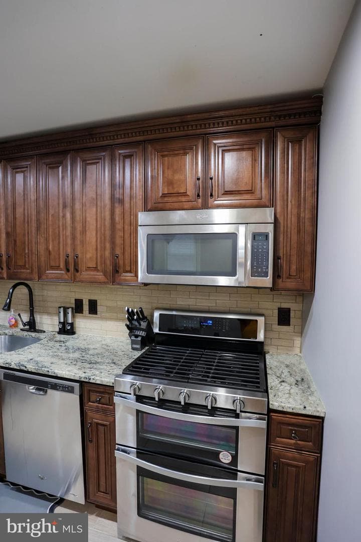 910 Dartmouth Road photo 10