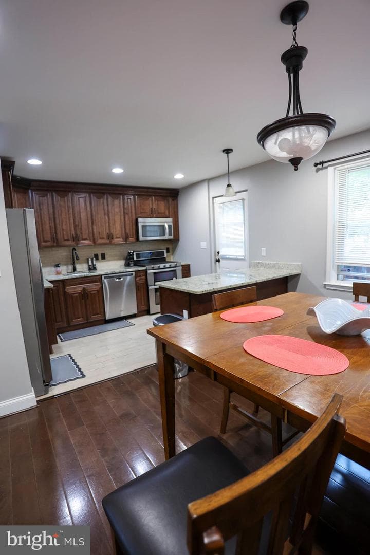 910 Dartmouth Road photo 11