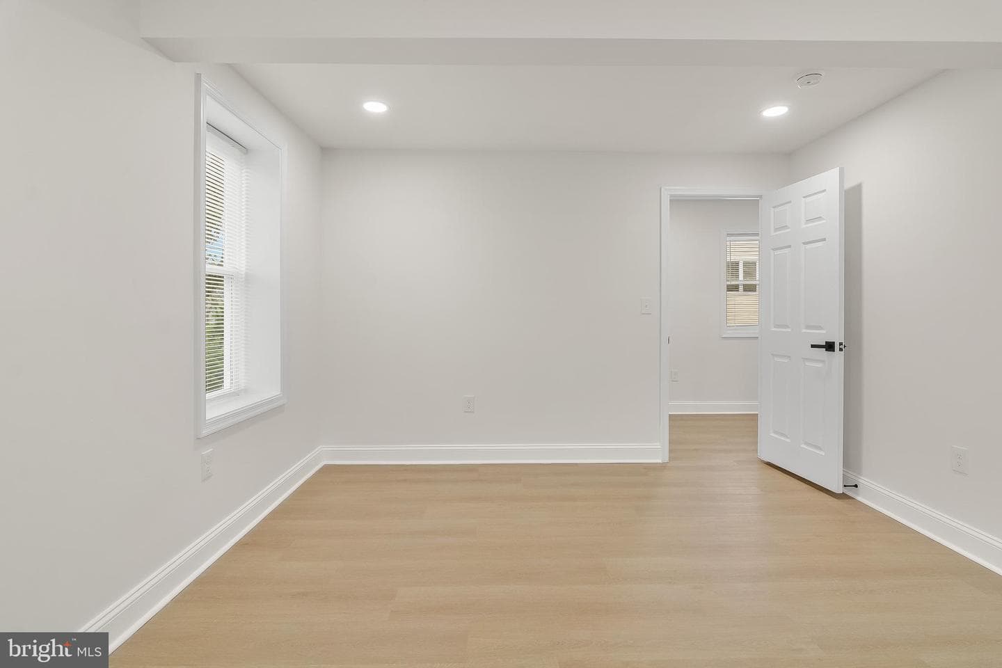 605 Woodbourne Avenue photo 26