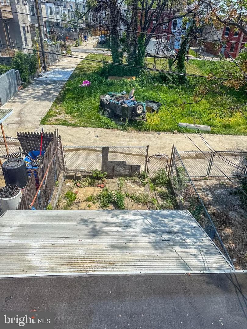 1733 N Bond Street photo 11