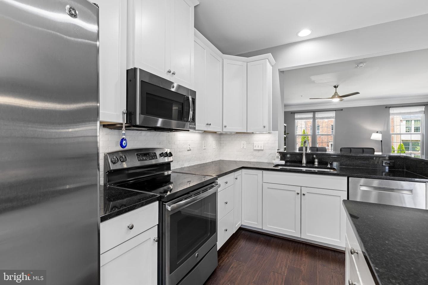 4662 Hudson Street photo 15