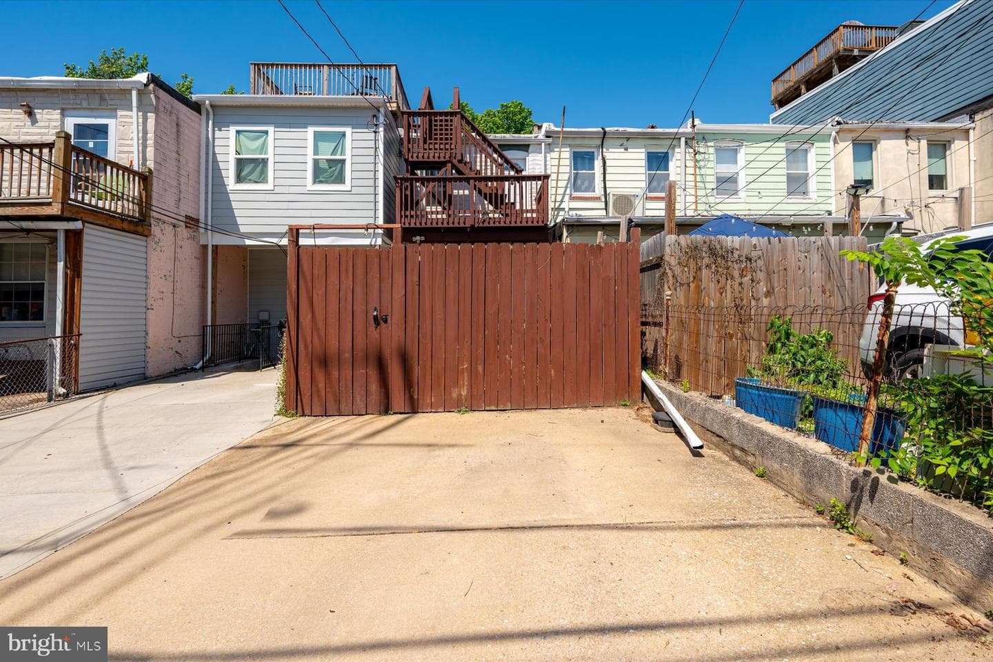 929 S Clinton Street photo 7