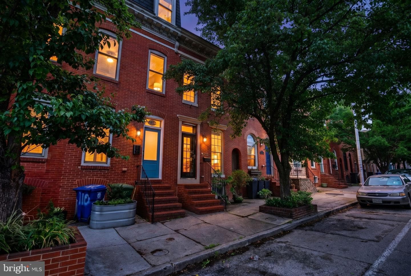 112 Fort Avenue E
