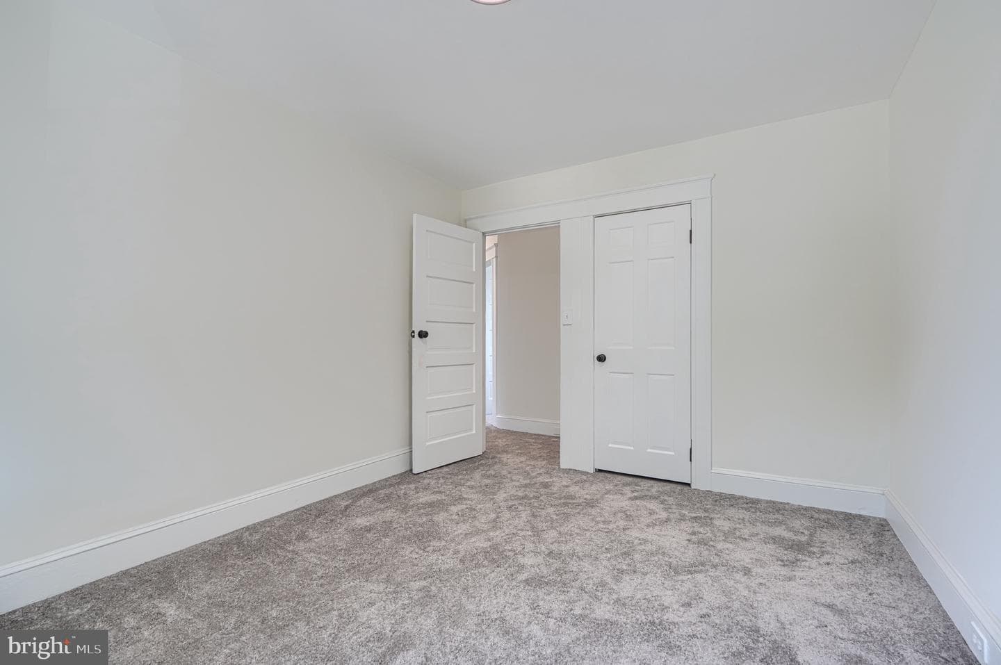 1627 E 32nd Street photo 30