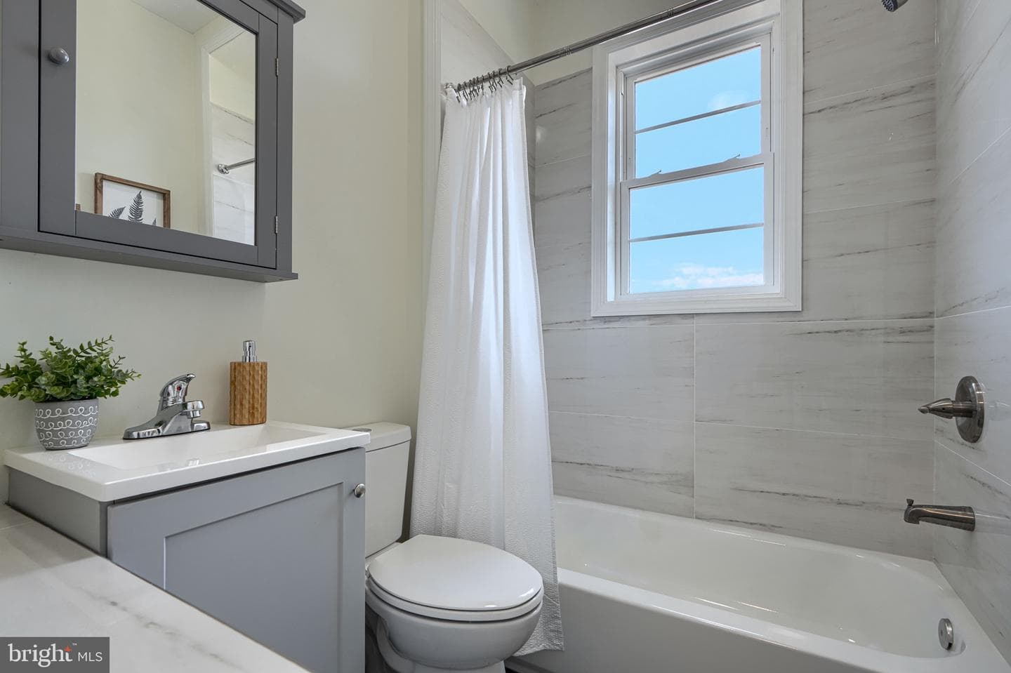 1627 E 32nd Street photo 33