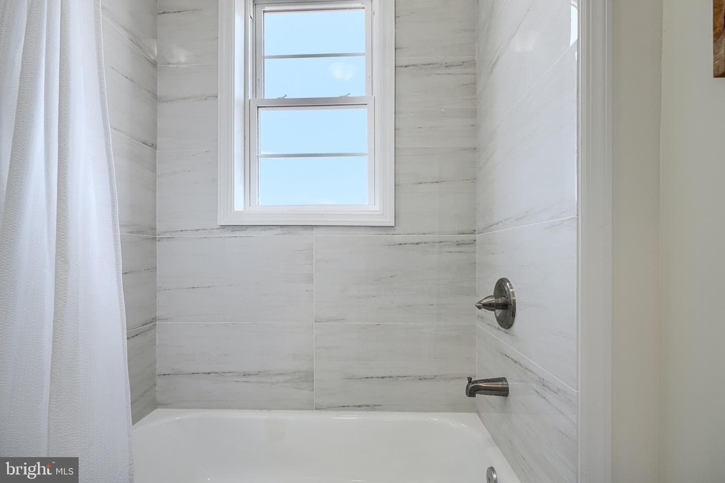 1627 E 32nd Street photo 34