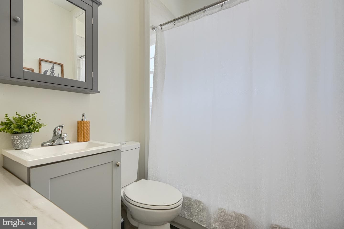 1627 E 32nd Street photo 36