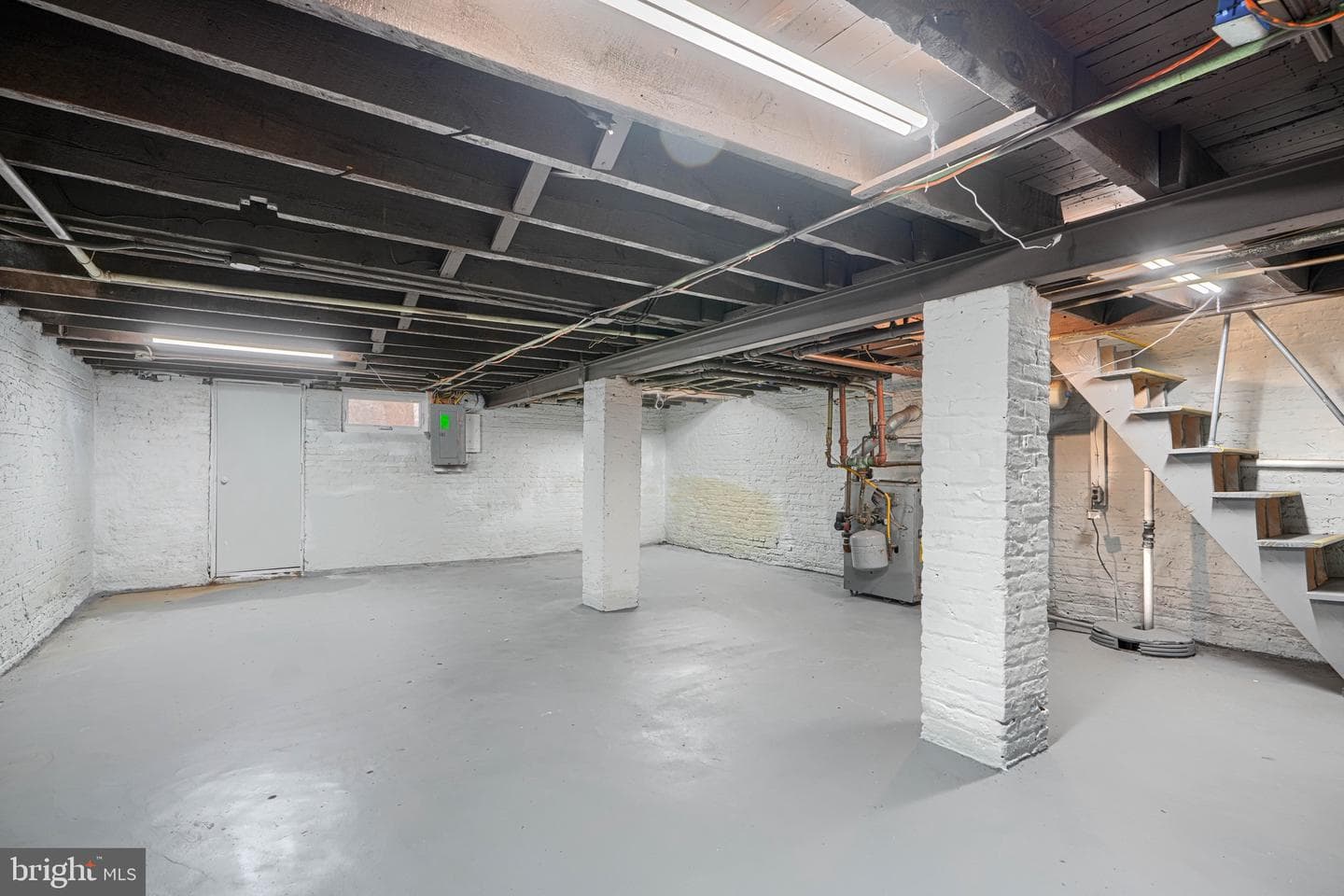 1627 E 32nd Street photo 38