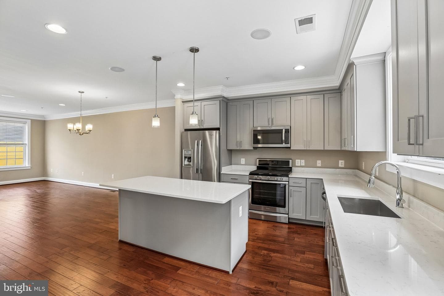 1003 S Belnord Avenue photo 9