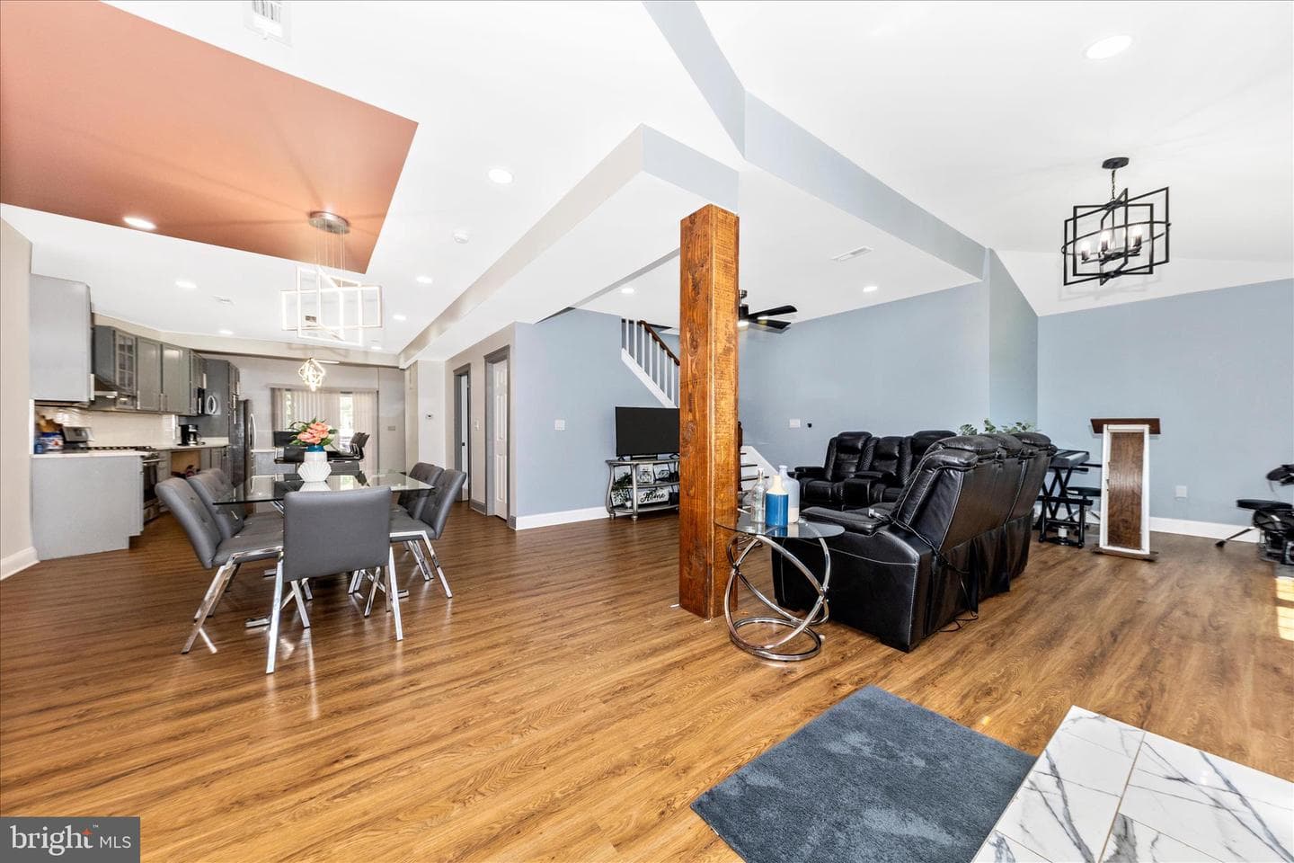 3606 W Rogers Avenue photo 3