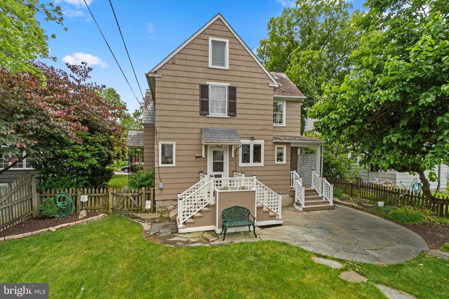322 Saint Dunstans Road photo 34