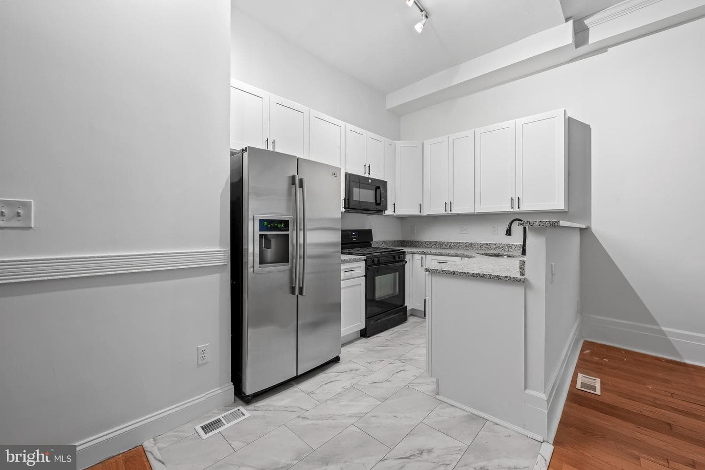 2024 Park Avenue photo 11