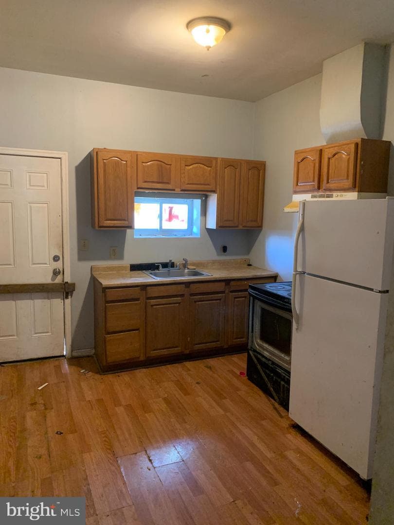 2511 W Baltimore Street photo 8