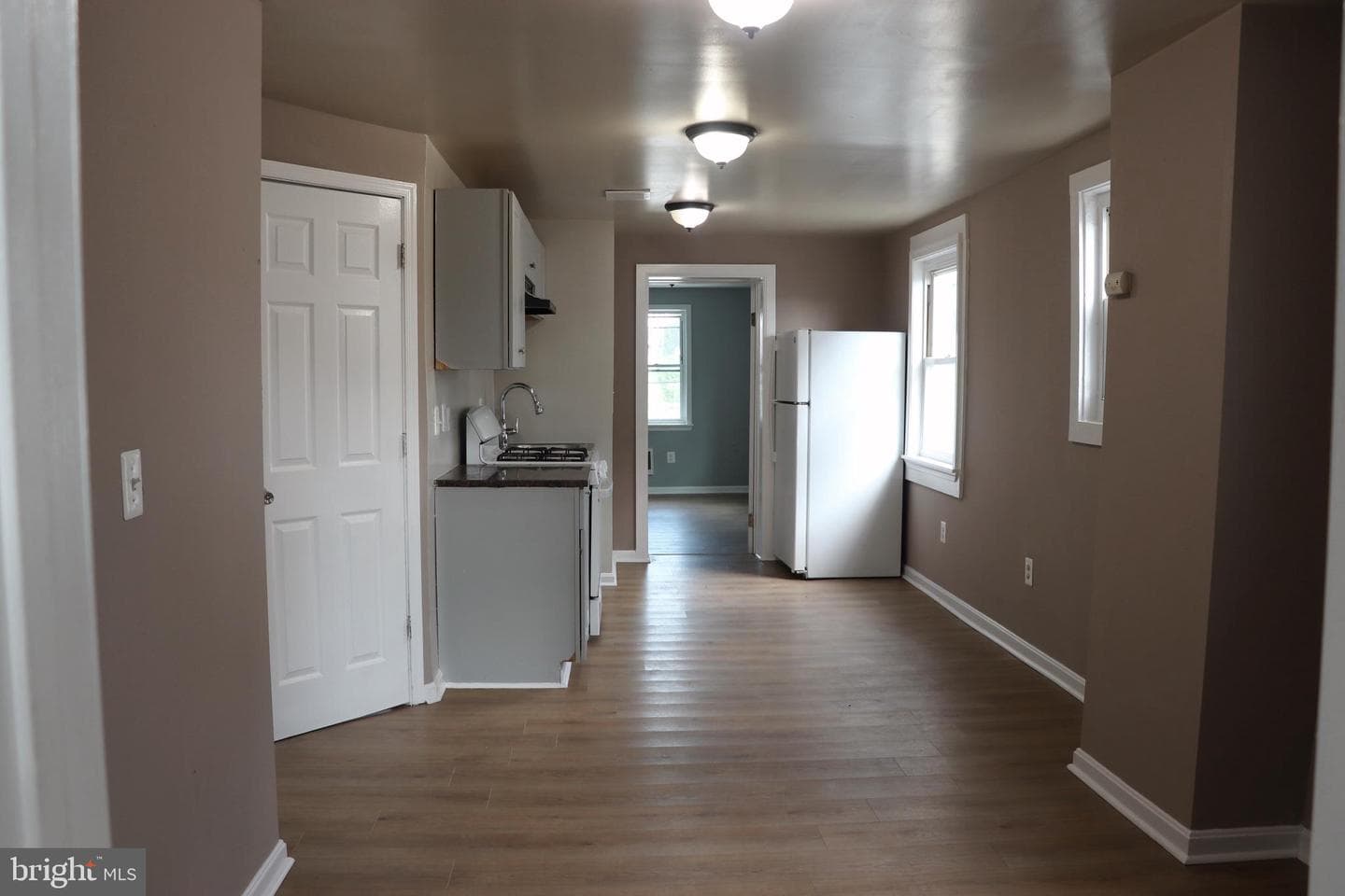 3707 8th St photo 23