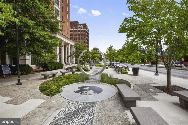 4000 N Charles Street #807 photo 29