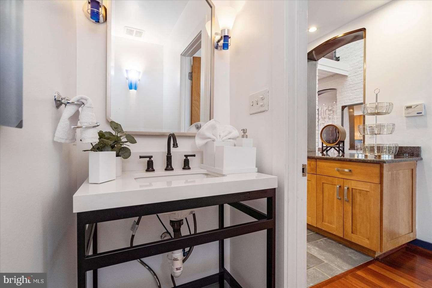 2125 Cambridge photo 16