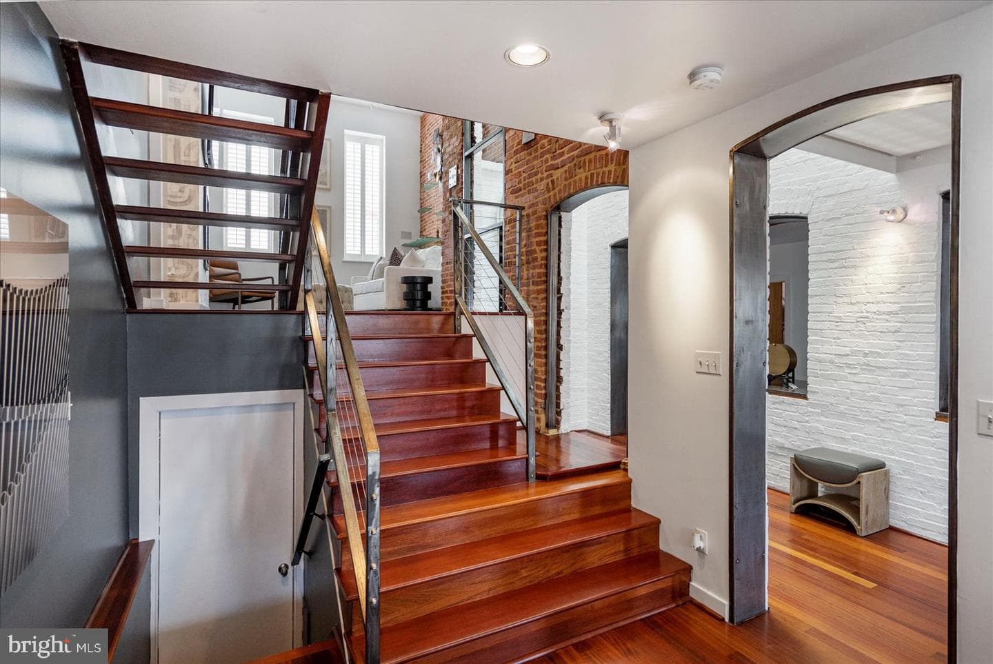 2125 Cambridge photo 5
