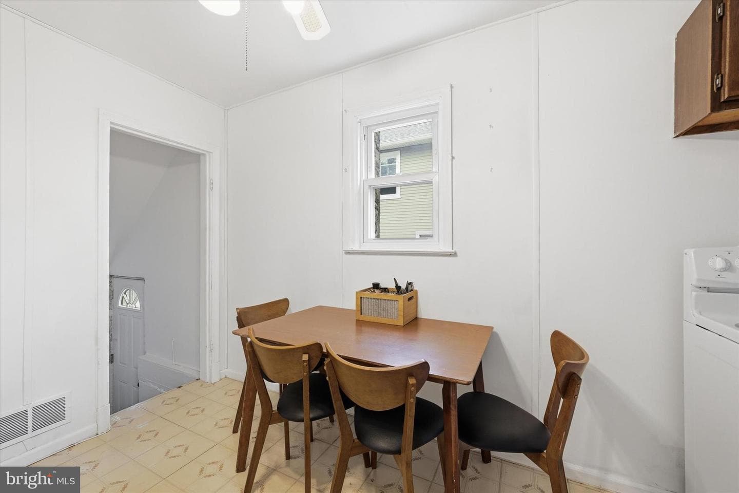 5409 Catalpha Road photo 7