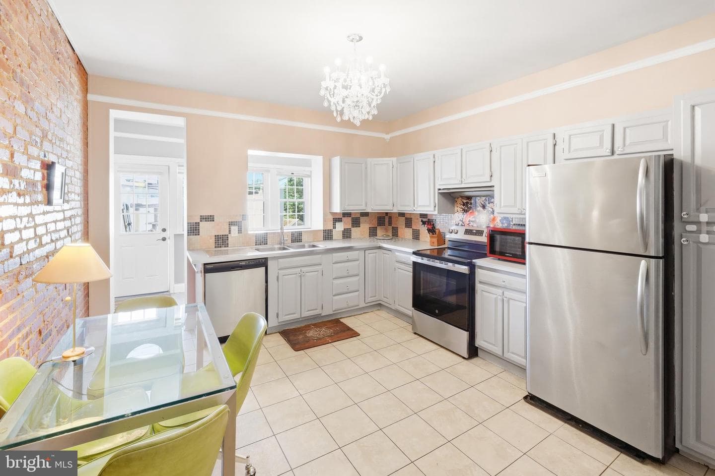 1303 Weldon Avenue photo 10