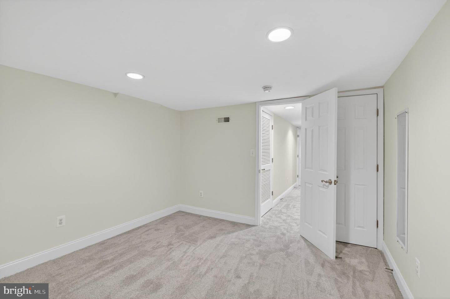 708 S Conkling Street photo 25